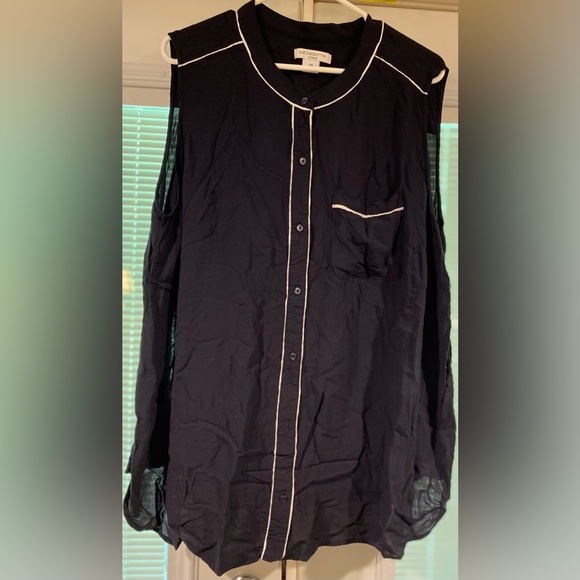 liz claiborne woman Tops - GUC Liz Claiborne Woman sleeveless blouse. SZ 2X